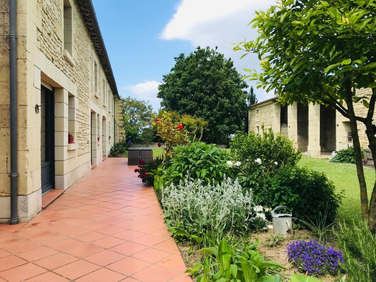 Gite Au Boom Coeur En Options Spa Et Repas Tourtenay Exterior foto